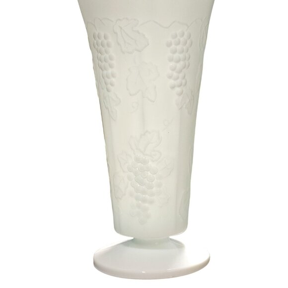 Colony Harvest Milk Glass Vase 7.5" grape vine leaves milkglass raised relief ho - Picture 8 of 9